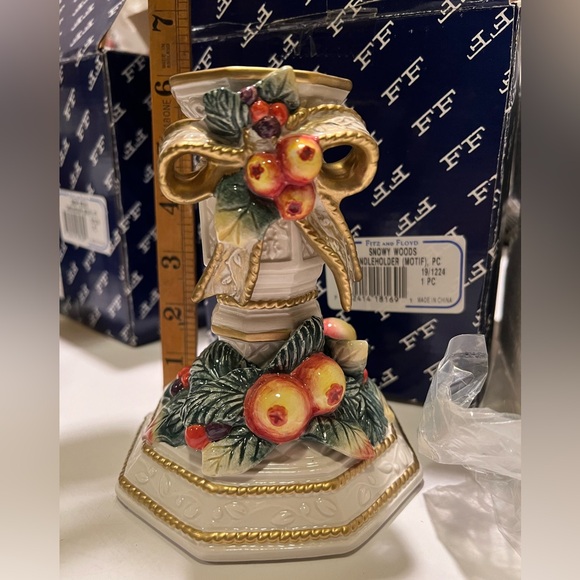 NWT FITZ & FLOYD SNOWY WOODS CANDLEHOLDER. - Picture 11 of 11
